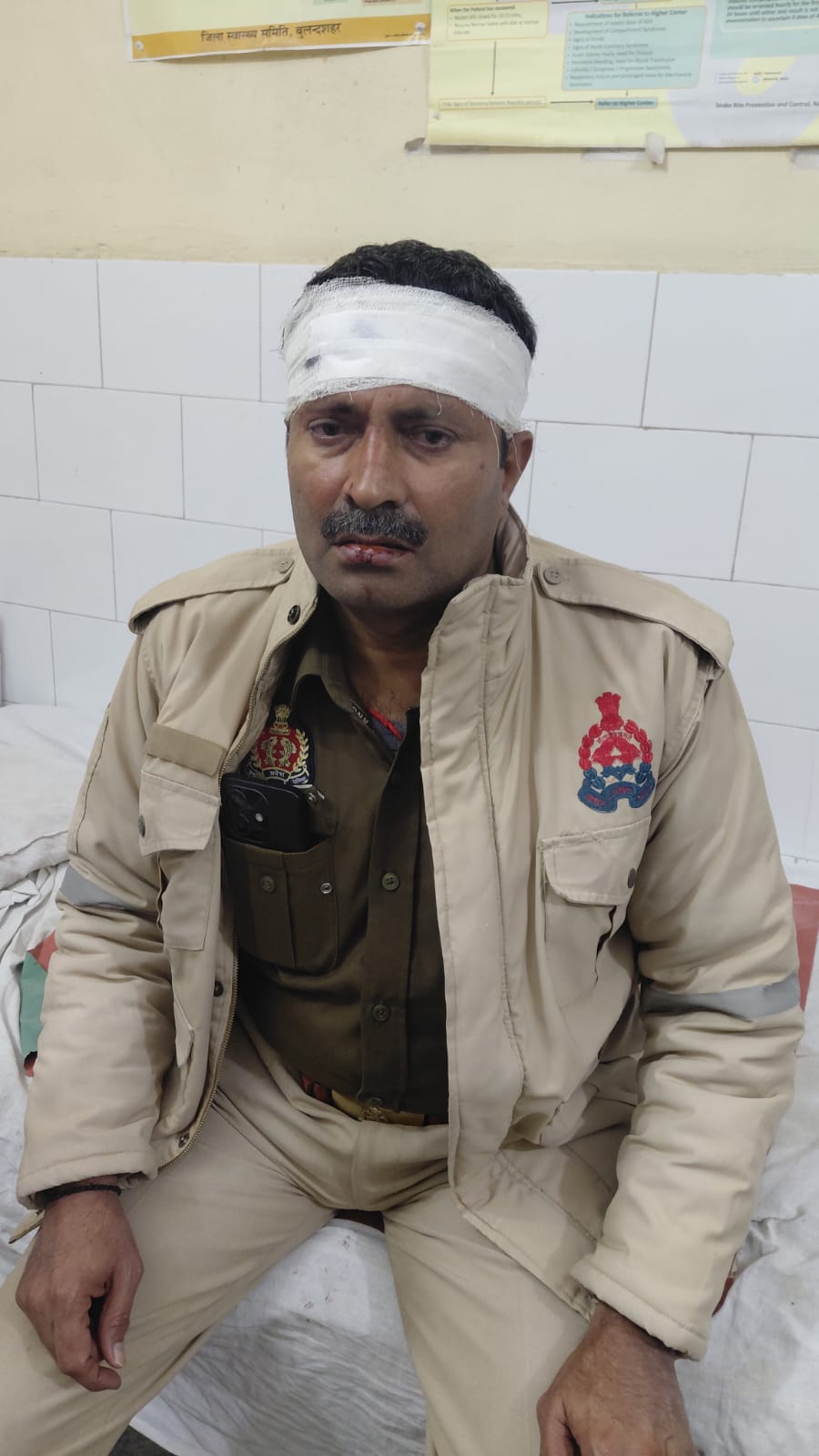 डायल 112 और टैक्टर ट्राली की टक्कर में कांस्टेबल जख्मी