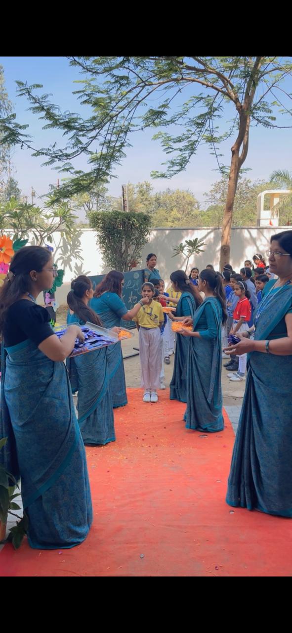 आर.के. पब्लिक स्कूल में नए शैक्षणिक सत्र का भव्य शुभारंभ